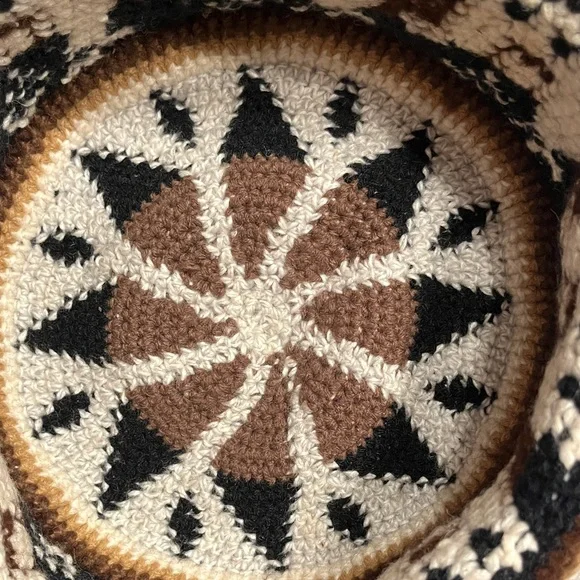 Alpaca Pattern Knit Hat - Picture 9 of 14